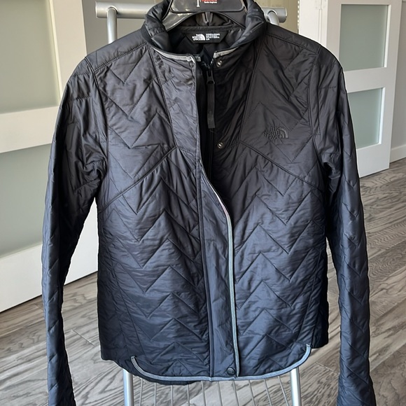 NWOT - North Face light jacket size S - Picture 4 of 15